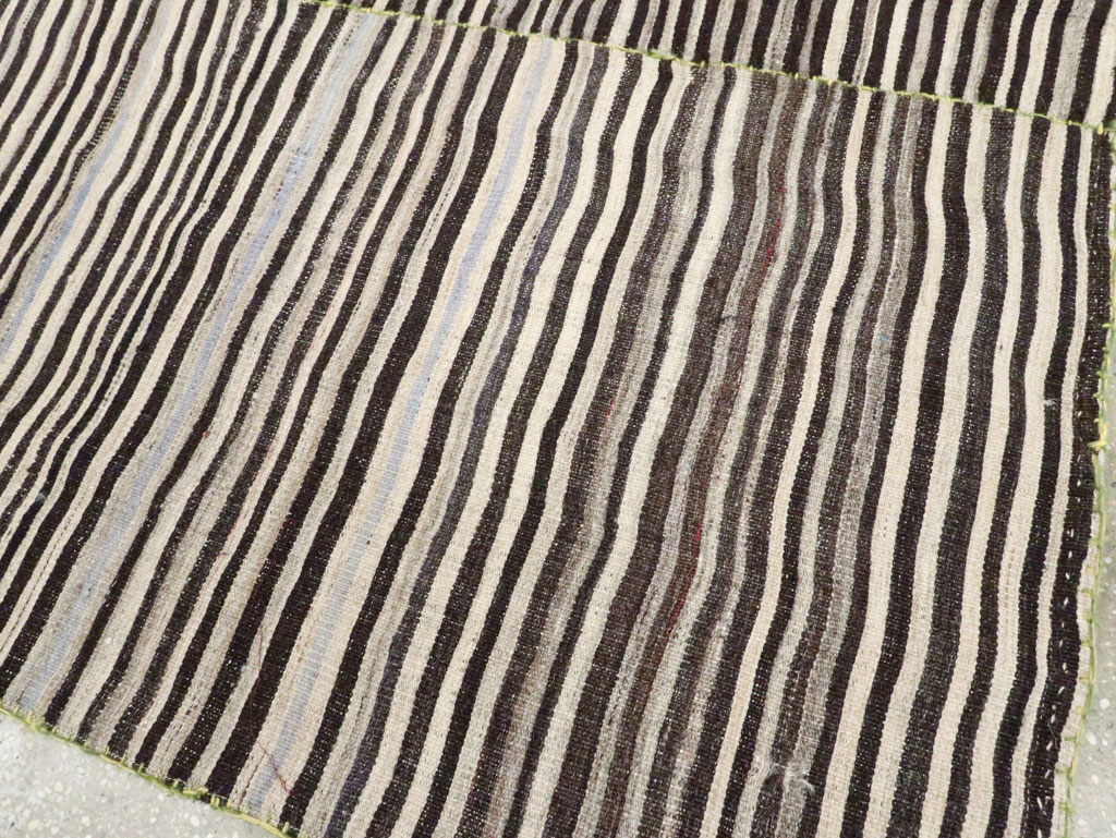Vintage Persian Flatweave Kilim Square Accent Carpet, No.28504 - Galerie Shabab