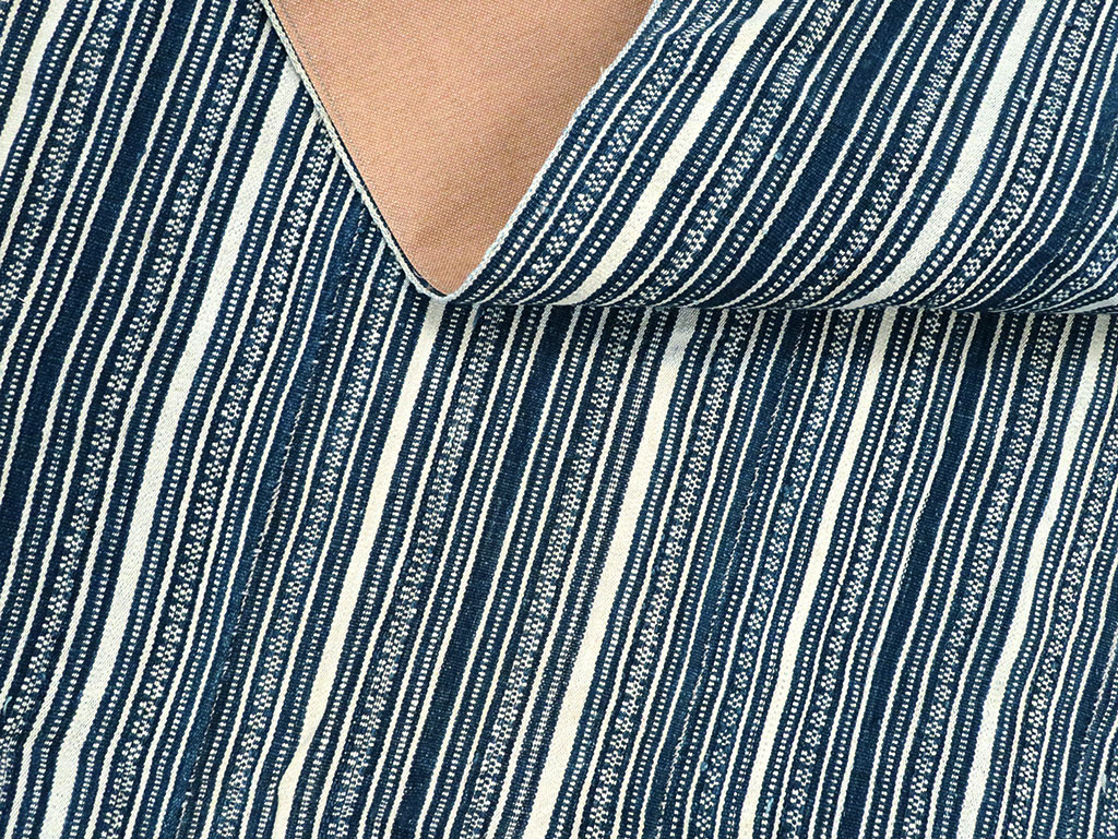 Vintage Persian Flatweave Kilim Square Accent Carpet, No.28506 - Galerie Shabab