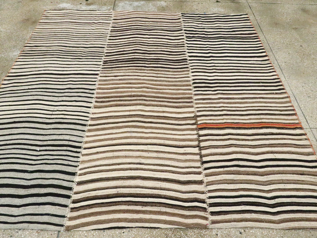 Vintage Persian Flatweave Kilim Square Accent Carpet, No.28507 - Galerie Shabab