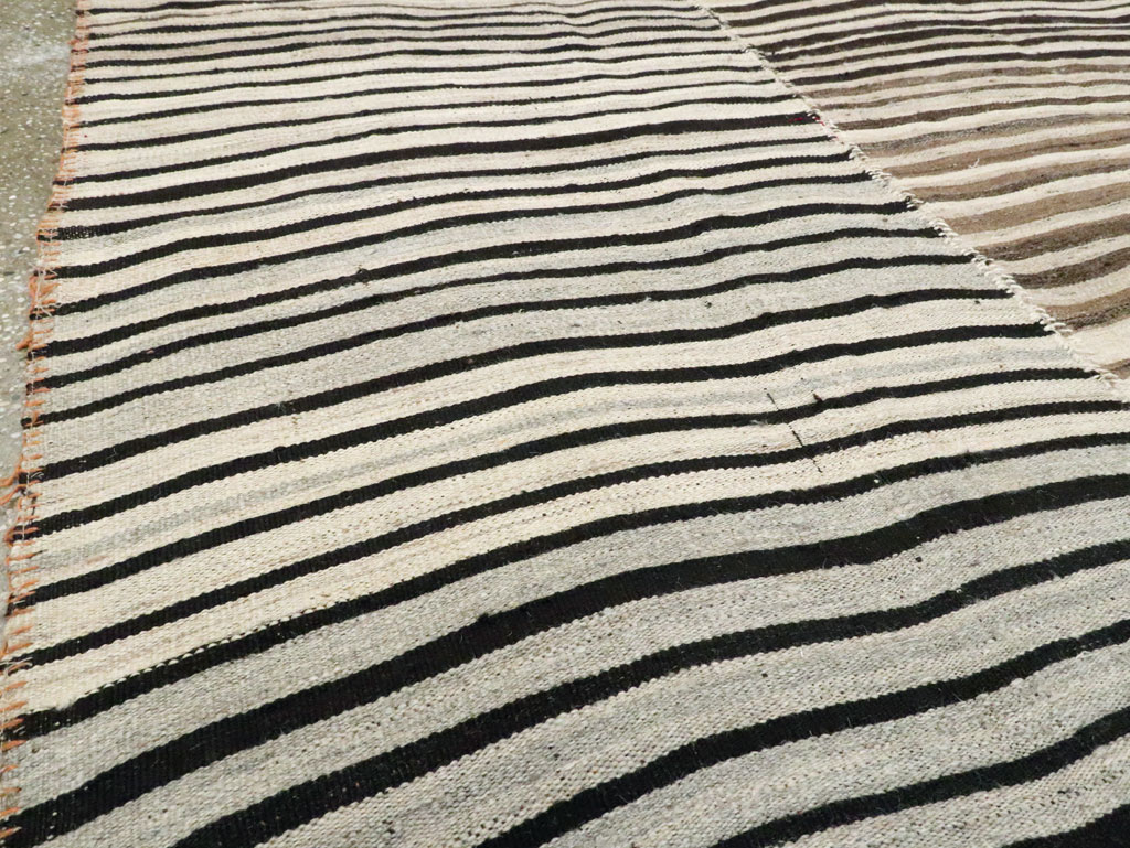 Vintage Persian Flatweave Kilim Square Accent Carpet, No.28507 - Galerie Shabab