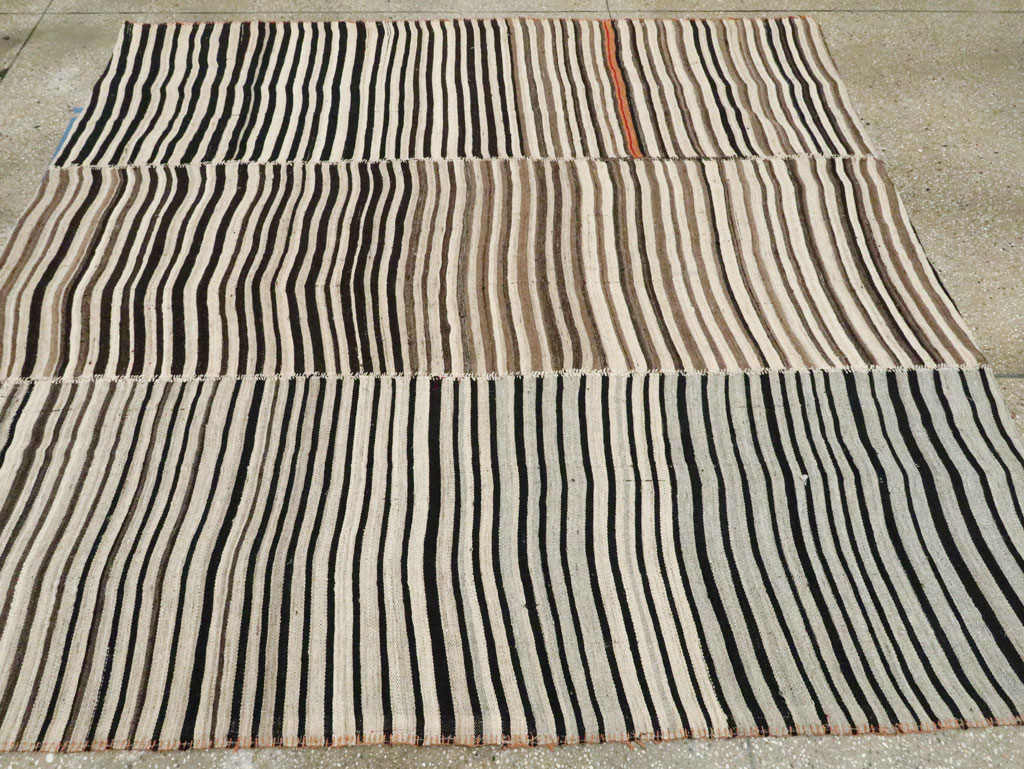 Vintage Persian Flatweave Kilim Square Accent Carpet, No.28507 - Galerie Shabab