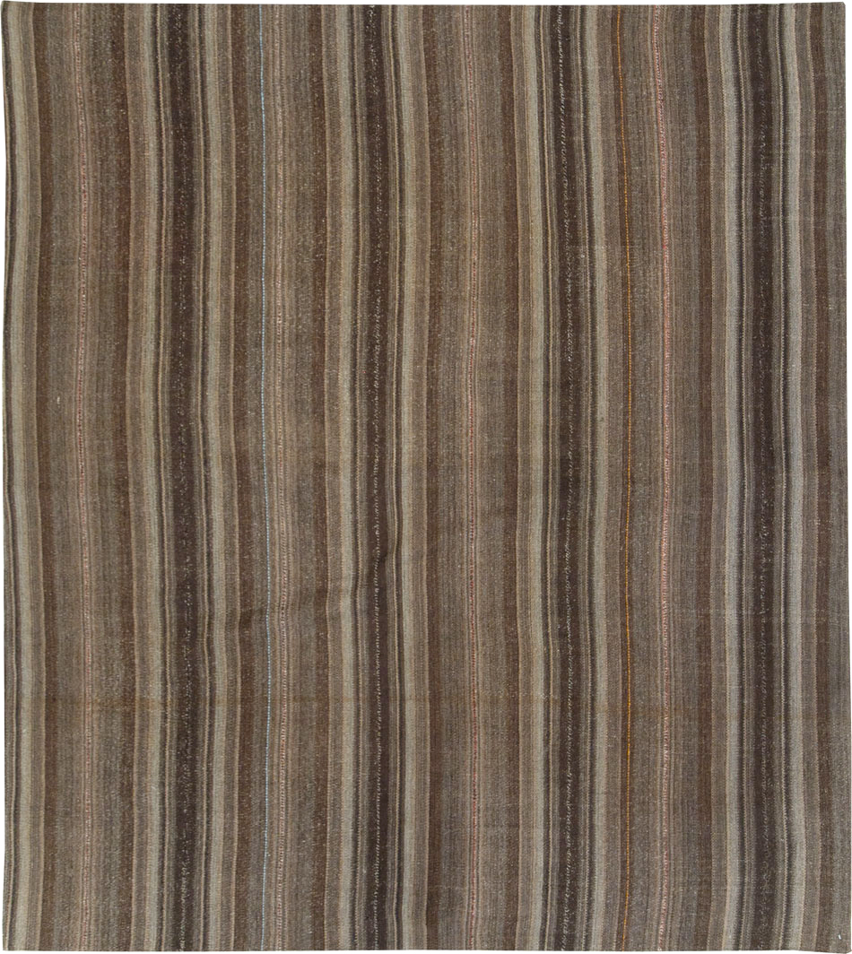 Vintage Persian Flatweave Kilim Accent Rug, No.28510 - Galerie Shabab