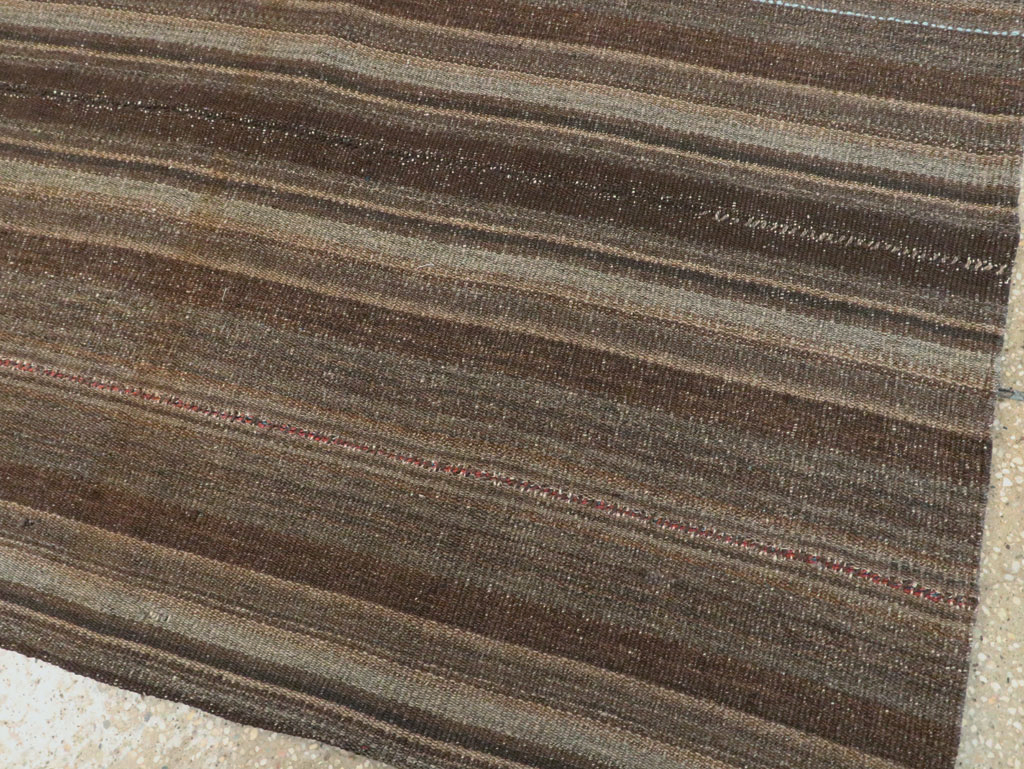 Vintage Persian Flatweave Kilim Accent Rug, No.28510 - Galerie Shabab