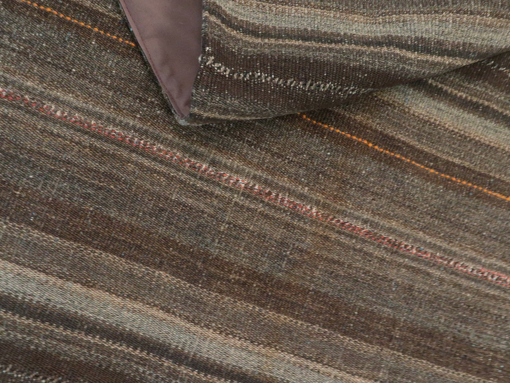 Vintage Persian Flatweave Kilim Accent Rug, No.28510 - Galerie Shabab