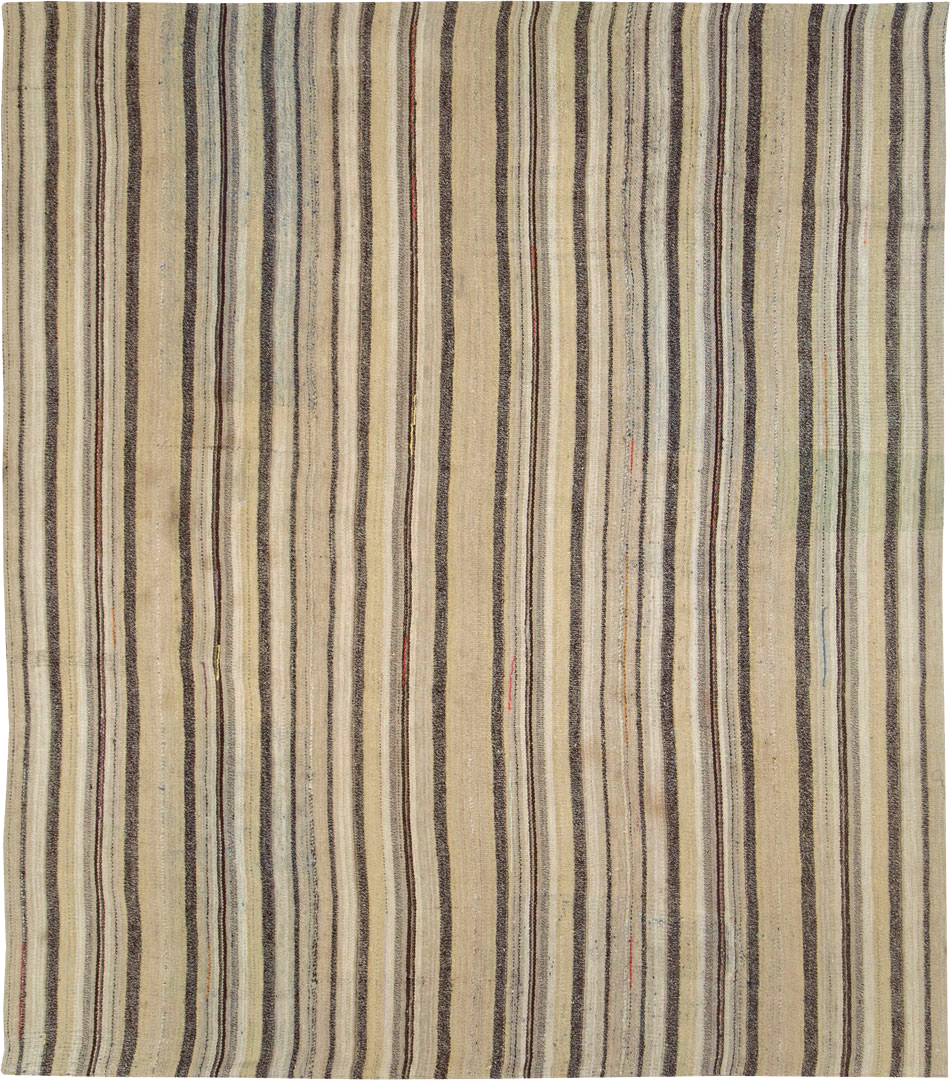 Vintage Persian Flatweave Kilim Accent Rug, No.28511 - Galerie Shabab