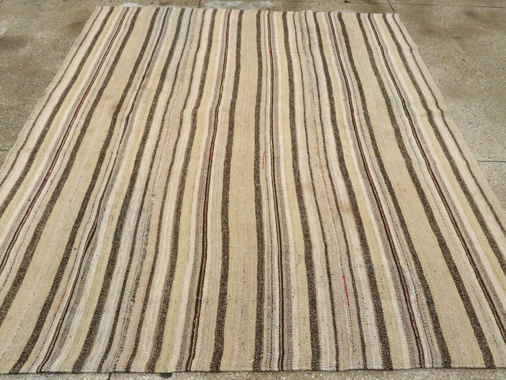 Vintage Persian Flatweave Kilim Accent Rug, No.28511 - Galerie Shabab