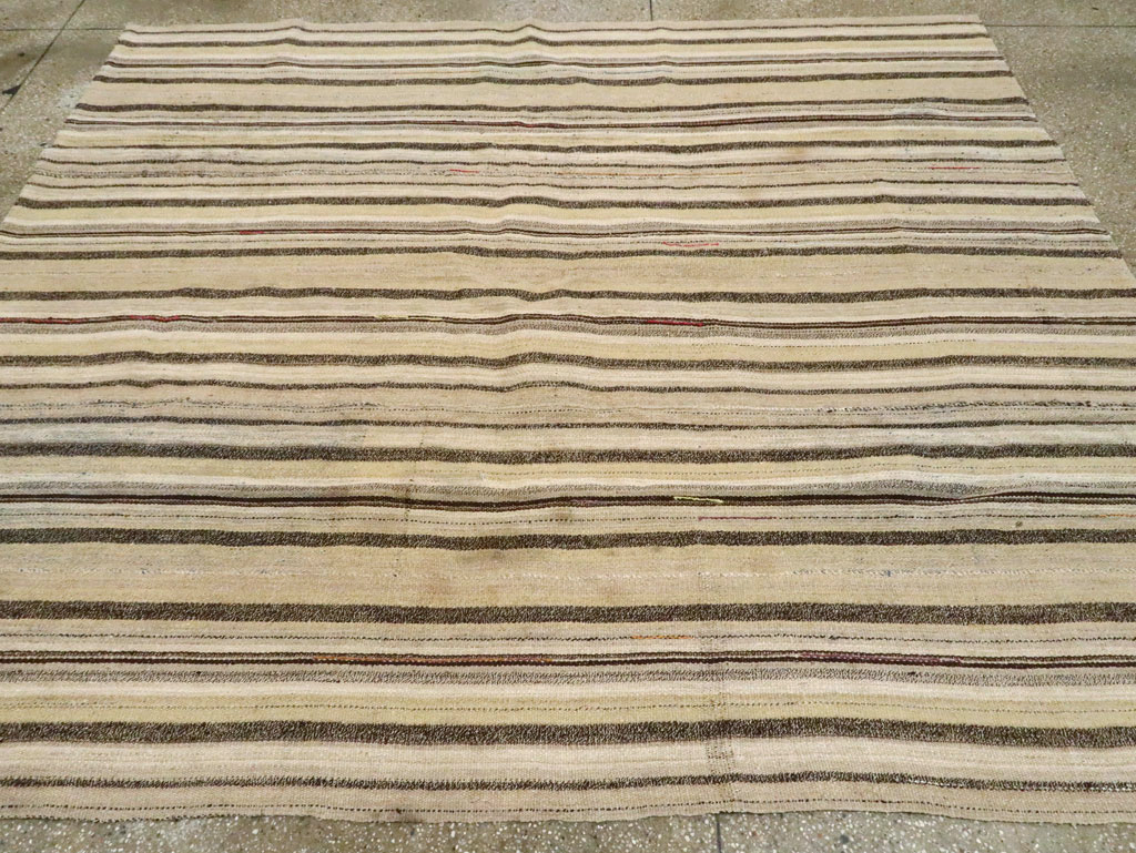 Vintage Persian Flatweave Kilim Accent Rug, No.28511 - Galerie Shabab