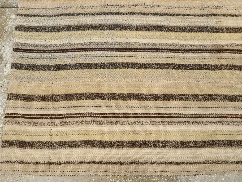 Vintage Persian Flatweave Kilim Accent Rug, No.28511 - Galerie Shabab