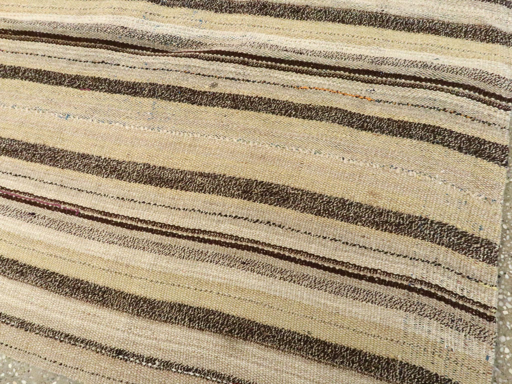 Vintage Persian Flatweave Kilim Accent Rug, No.28511 - Galerie Shabab