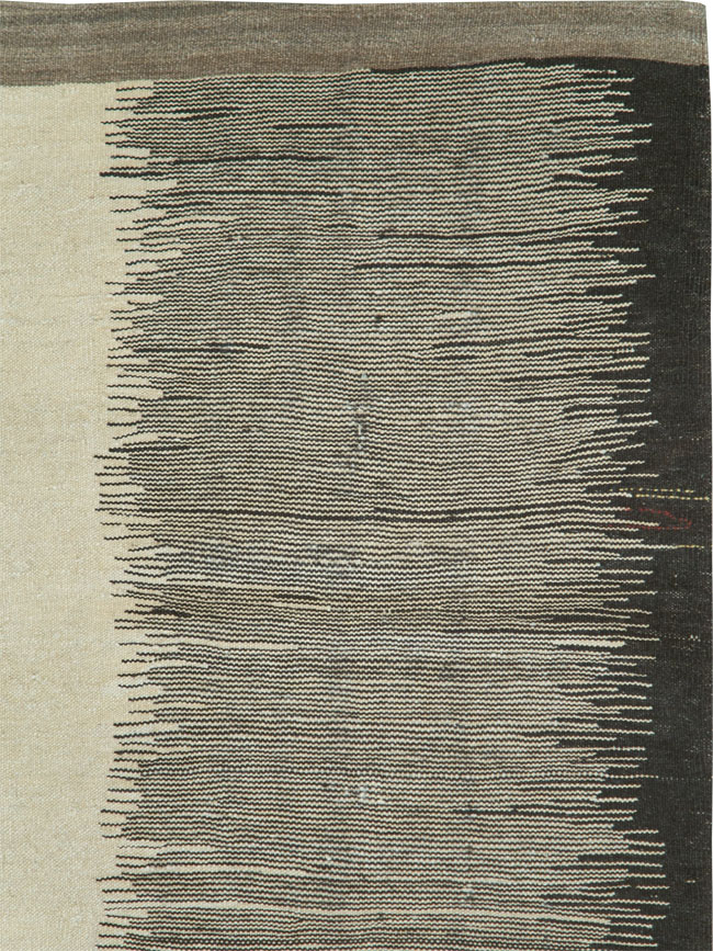 Modern Persian Kilim Flatweave Accent Rug, No.28514 - Galerie Shabab