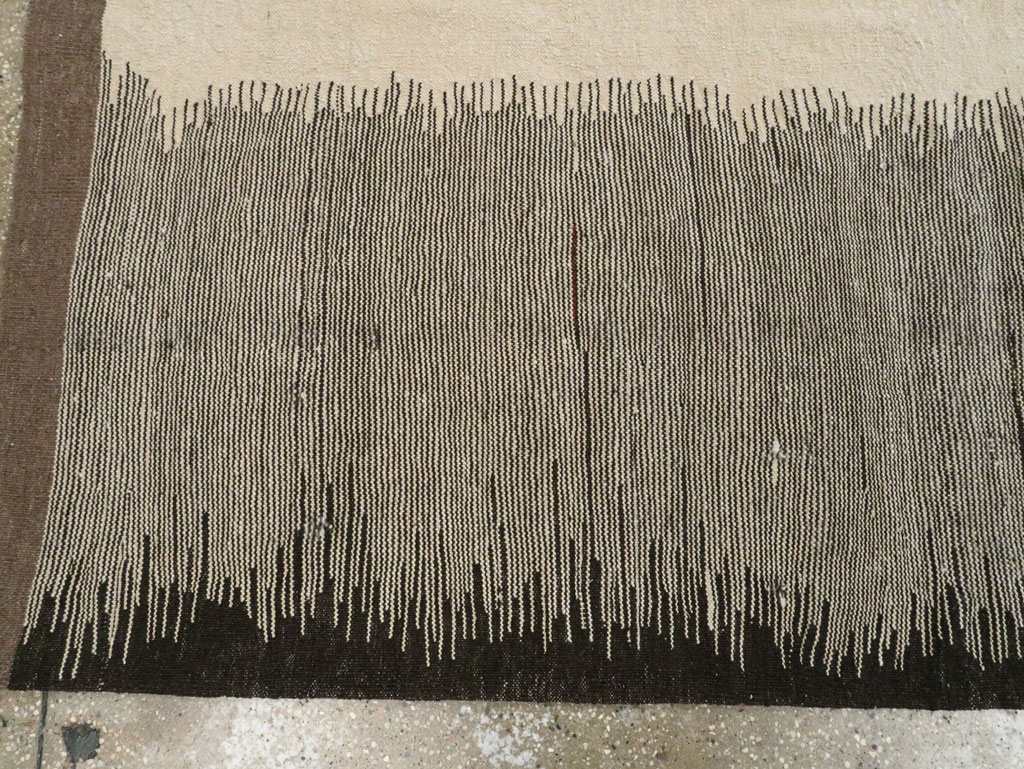 Modern Persian Kilim Flatweave Accent Rug, No.28514 - Galerie Shabab