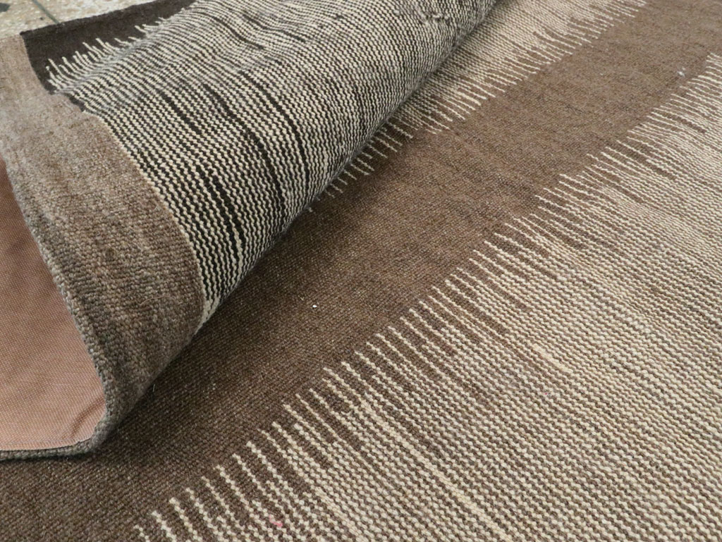 Modern Persian Kilim Flatweave Accent Rug, No.28514 - Galerie Shabab