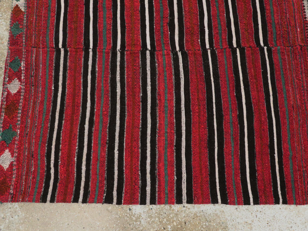 Vintage Persian Flatweave Kilim Accent Rug, No.28517 - Galerie Shabab