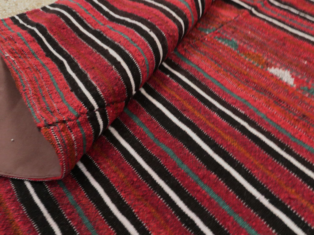 Vintage Persian Flatweave Kilim Accent Rug, No.28517 - Galerie Shabab