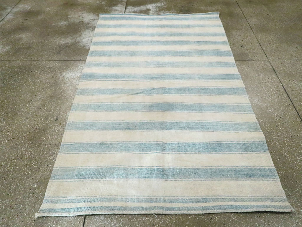 Mid-20th Century Handmade Persian Flatweave Kilim, No.28518 - Galerie Shabab