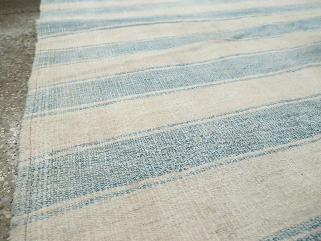 Mid-20th Century Handmade Persian Flatweave Kilim, No.28518 - Galerie Shabab