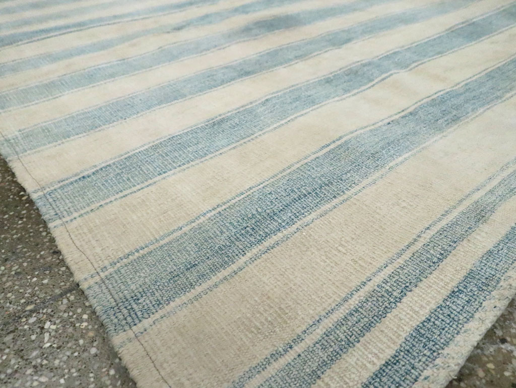 Mid-20th Century Handmade Persian Flatweave Kilim, No.28518 - Galerie Shabab