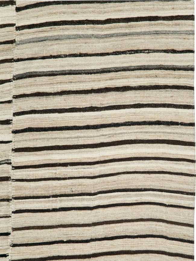 Vintage Mid-Century Persian Kilim, No.28525 - Galerie Shabab