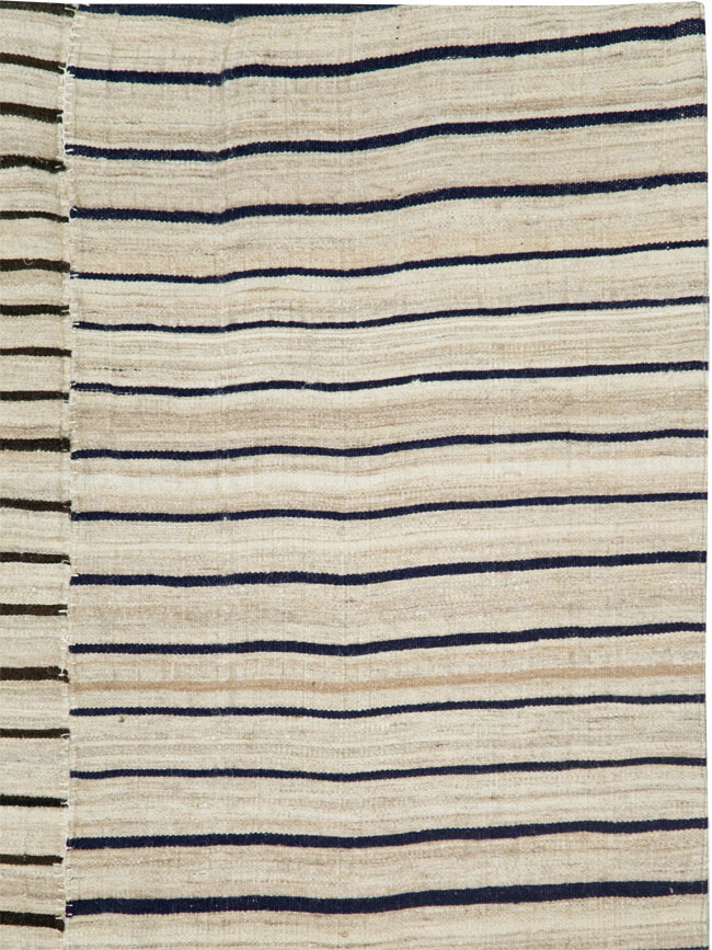 Vintage Mid-Century Persian Kilim, No.28525 - Galerie Shabab