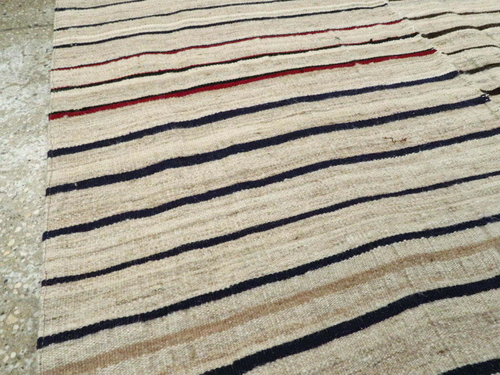 Vintage Mid-Century Persian Kilim, No.28525 - Galerie Shabab