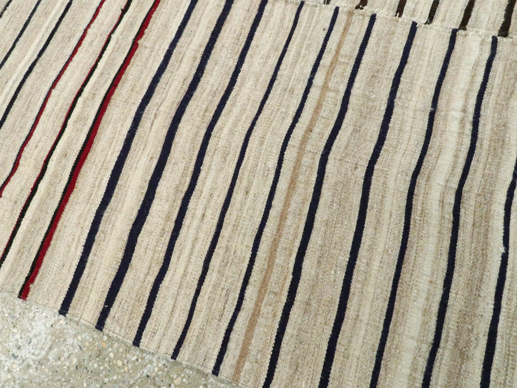 Vintage Mid-Century Persian Kilim, No.28525 - Galerie Shabab