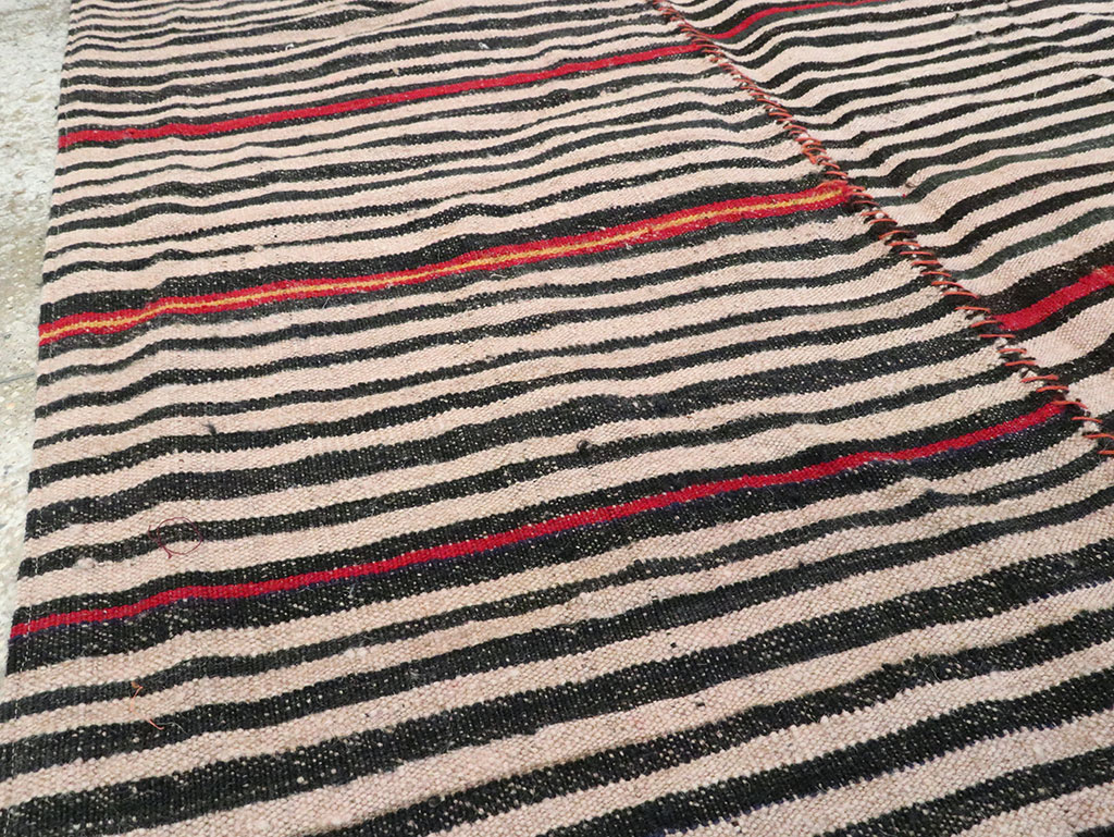 Vintage Persian Flatweave Kilim Accent Rug, No.28530 - Galerie Shabab