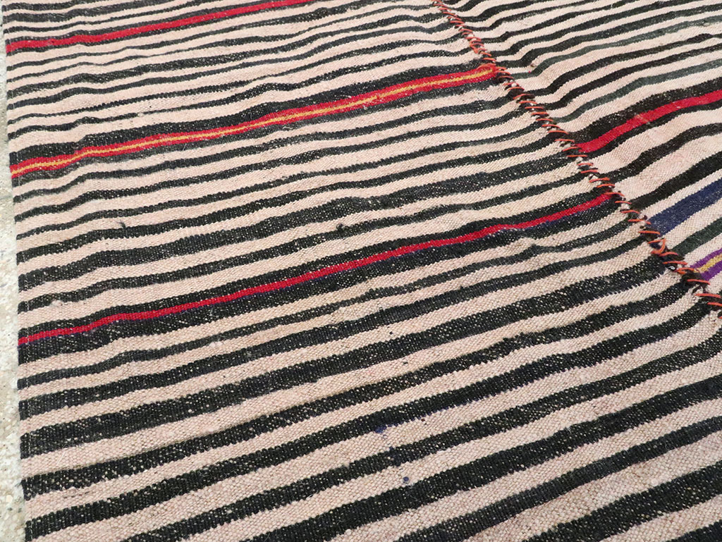 Vintage Persian Flatweave Kilim Accent Rug, No.28530 - Galerie Shabab