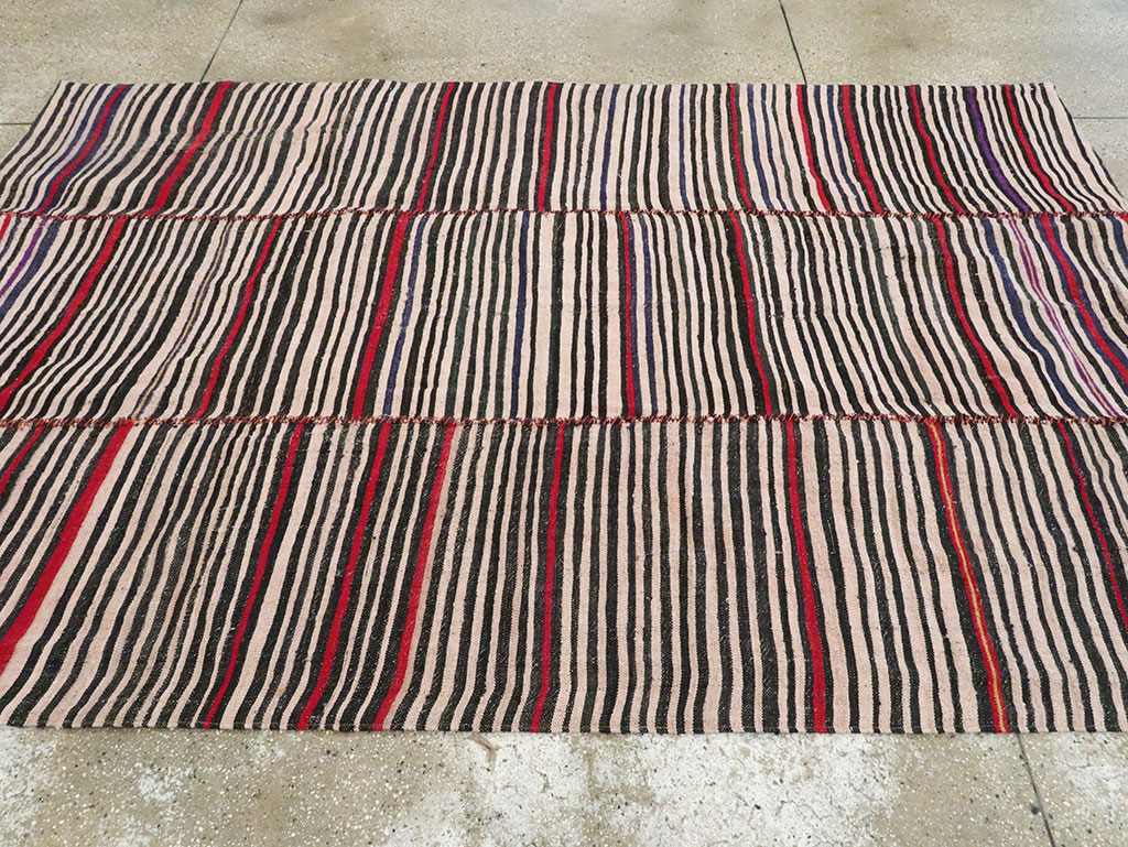 Vintage Persian Flatweave Kilim Accent Rug, No.28530 - Galerie Shabab