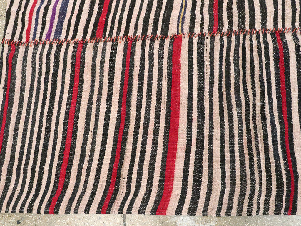 Vintage Persian Flatweave Kilim Accent Rug, No.28530 - Galerie Shabab