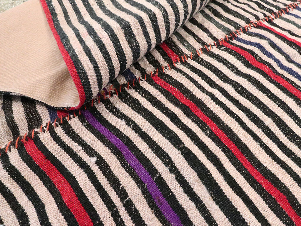 Vintage Persian Flatweave Kilim Accent Rug, No.28530 - Galerie Shabab