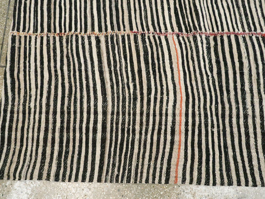 Vintage Persian Flatweave Kilim, No.28532 - Galerie Shabab