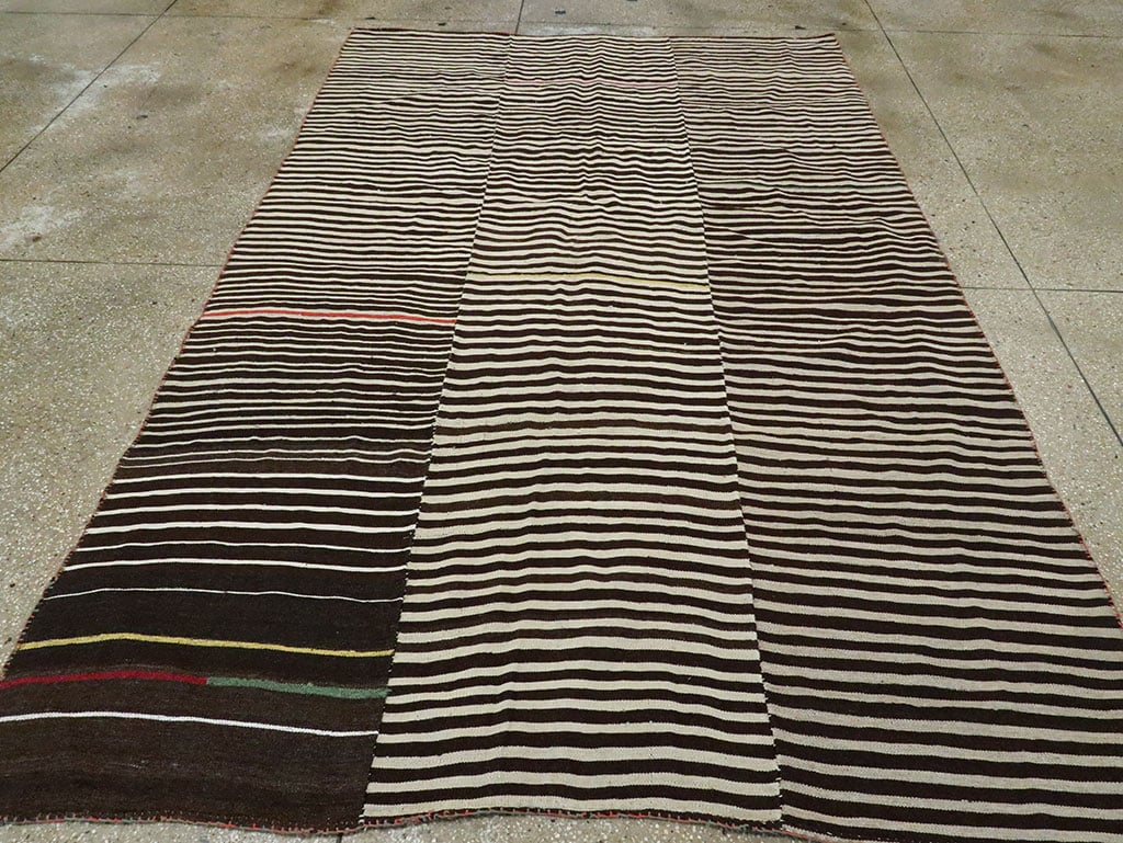Vintage Persian Flatweave Kilim Accent Rug, No.28538 - Galerie Shabab