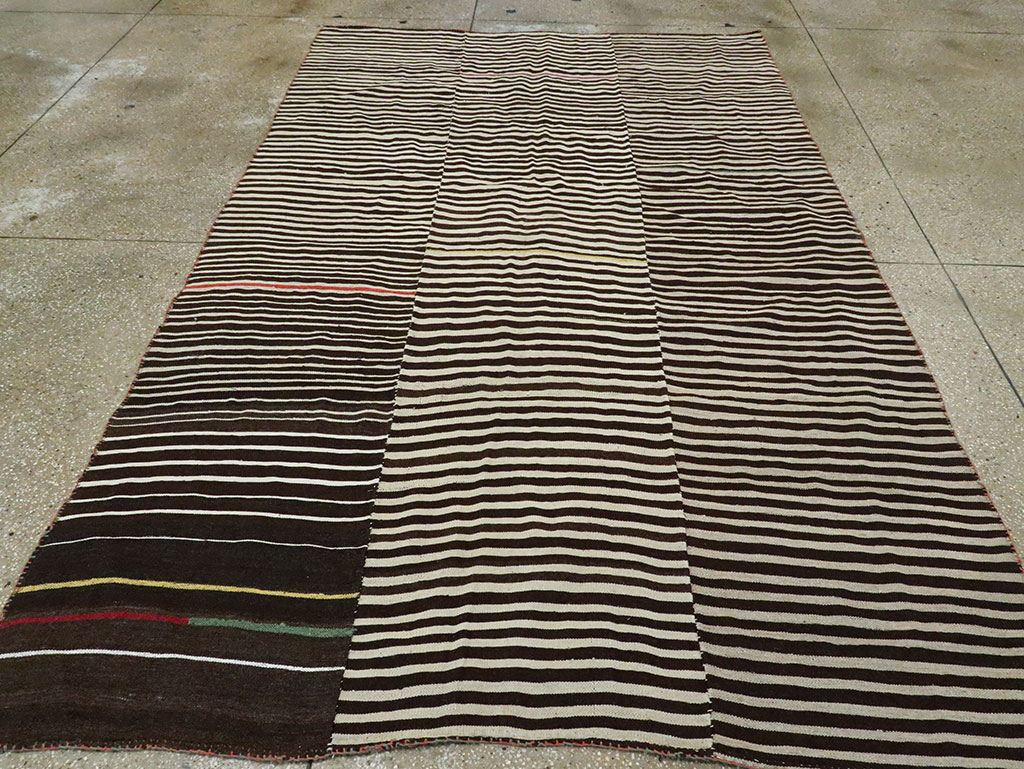 Vintage Persian Flatweave Kilim Accent Rug, No.28538 - Galerie Shabab