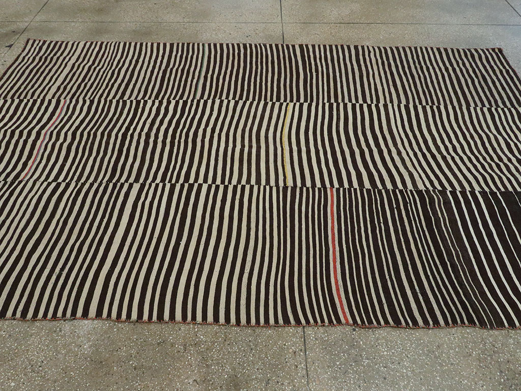 Vintage Persian Flatweave Kilim Accent Rug, No.28538 - Galerie Shabab