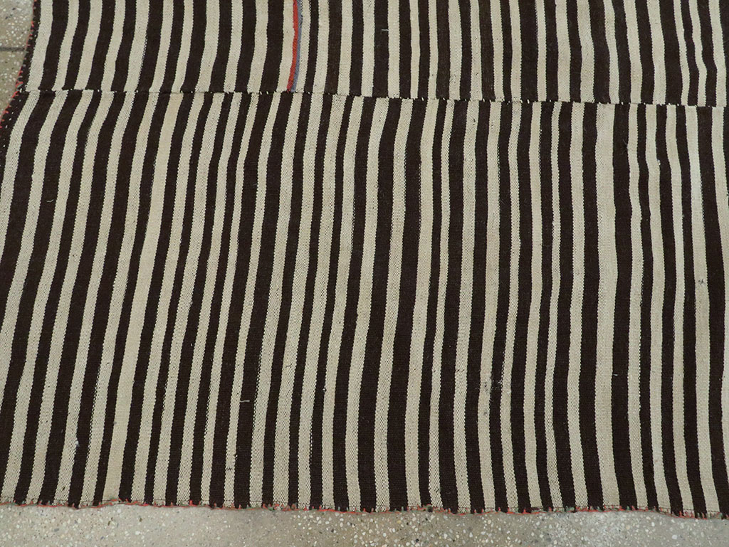 Vintage Persian Flatweave Kilim Accent Rug, No.28538 - Galerie Shabab