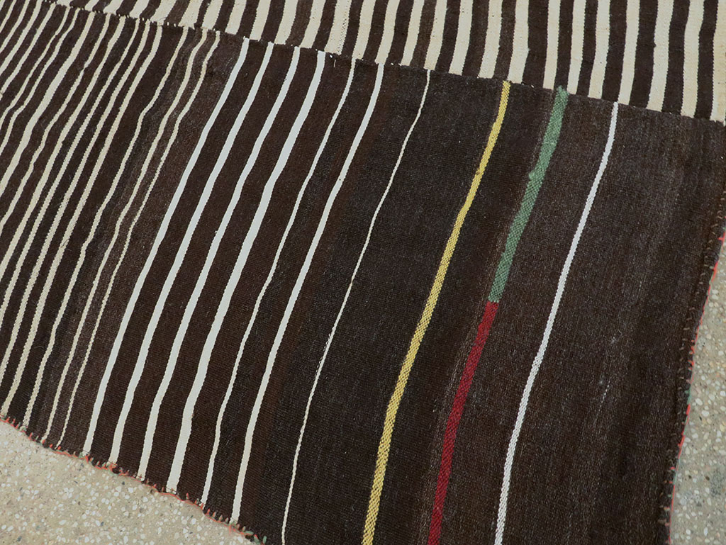 Vintage Persian Flatweave Kilim Accent Rug, No.28538 - Galerie Shabab