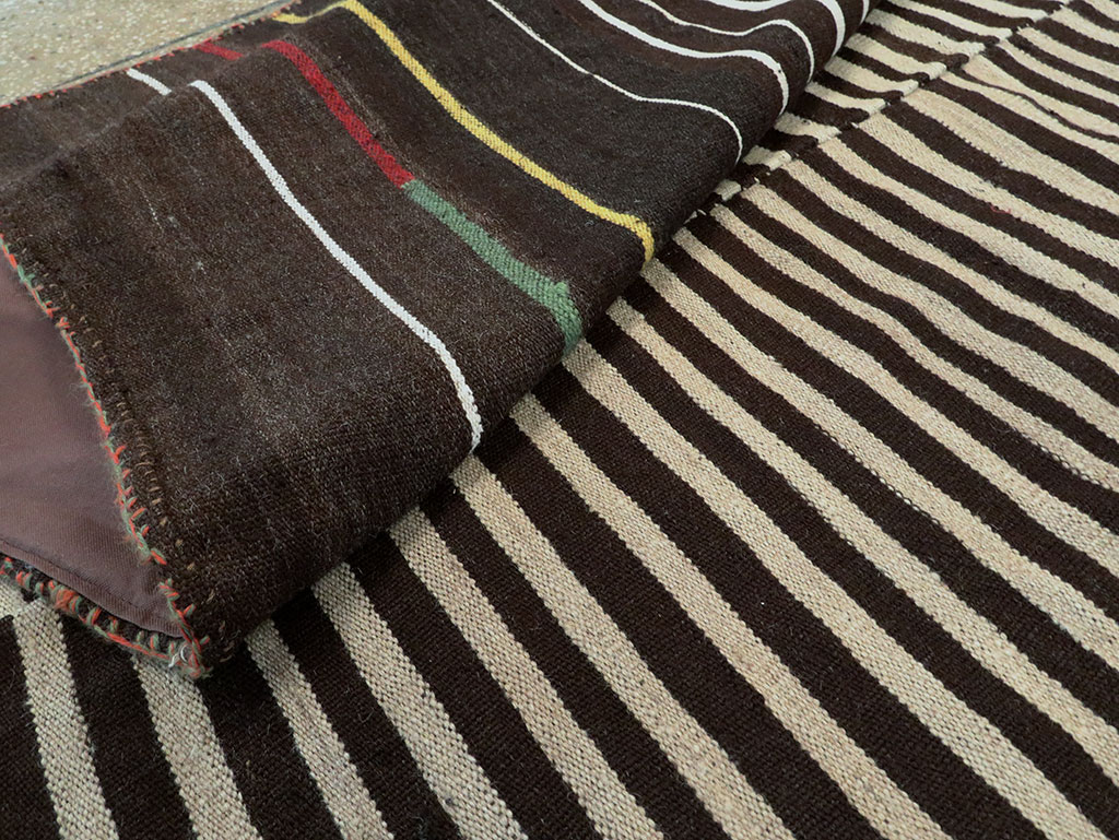 Vintage Persian Flatweave Kilim Accent Rug, No.28538 - Galerie Shabab