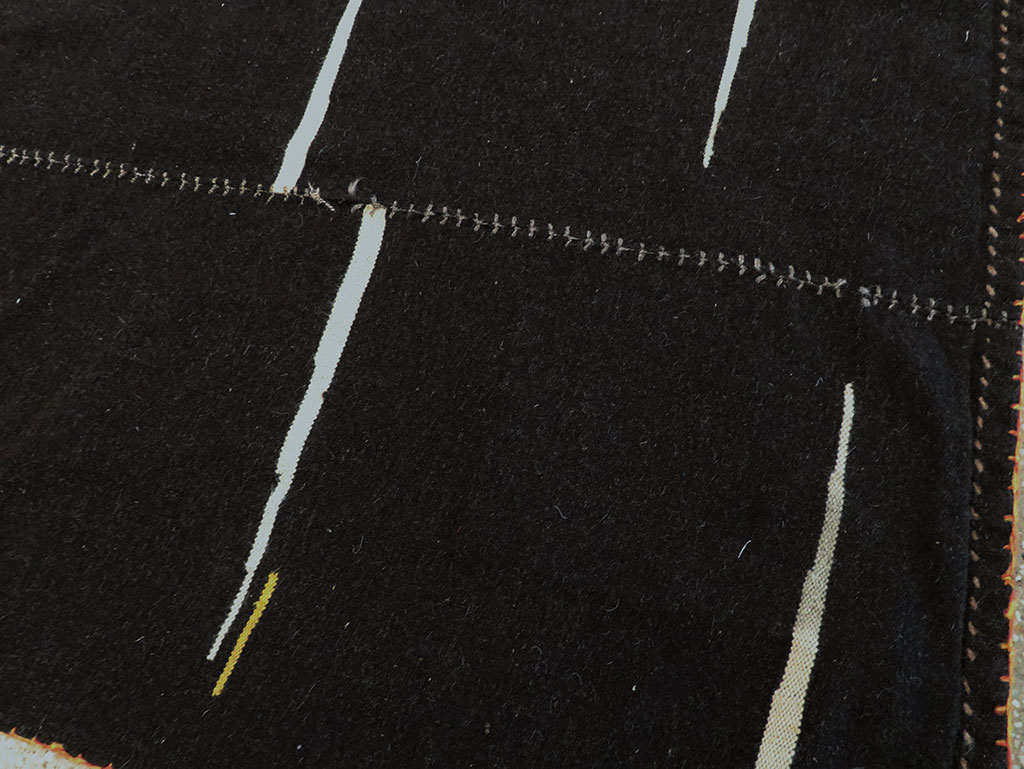 Contemporary Persian Flatweave Kilim Accent Rug, No.28542 - Galerie Shabab