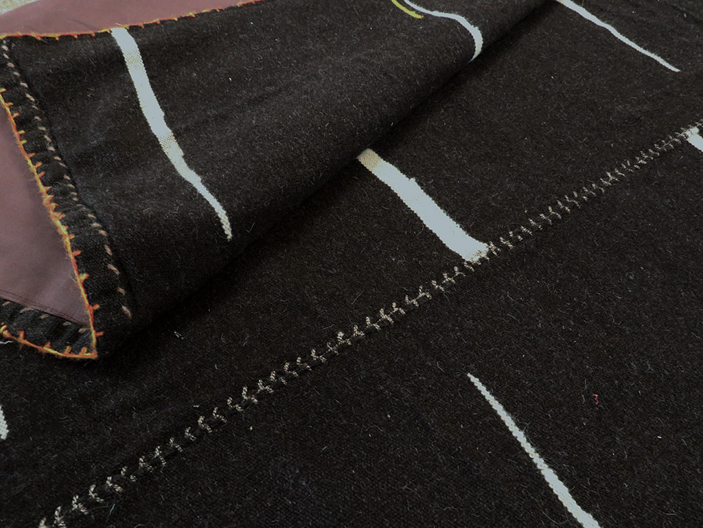 Contemporary Persian Flatweave Kilim Accent Rug, No.28542 - Galerie Shabab