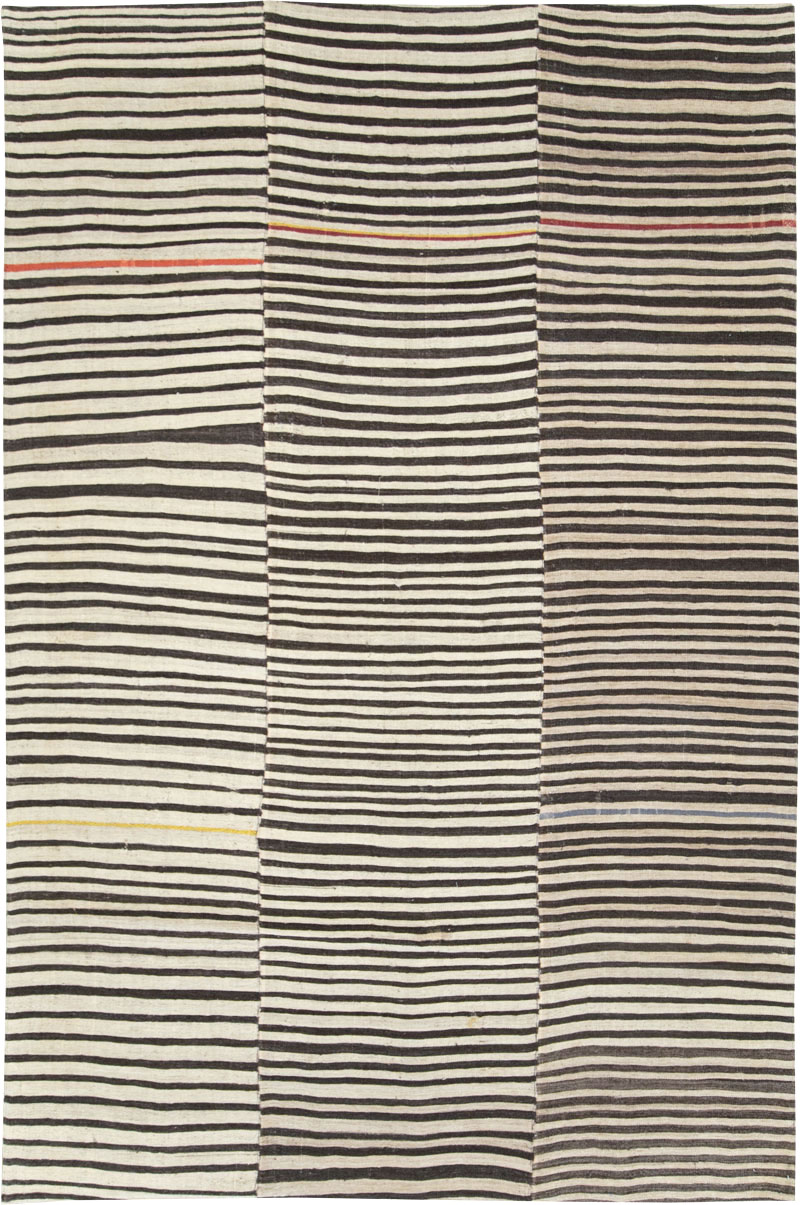 Vintage Persian Flatweave Kilim Accent Rug, No.28543 - Galerie Shabab