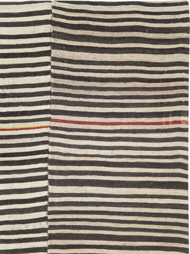 Vintage Persian Flatweave Kilim Accent Rug, No.28543 - Galerie Shabab