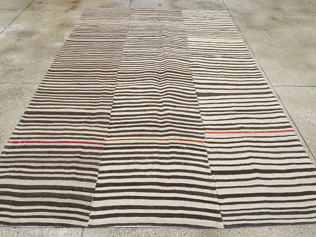 Vintage Persian Flatweave Kilim Accent Rug, No.28543 - Galerie Shabab