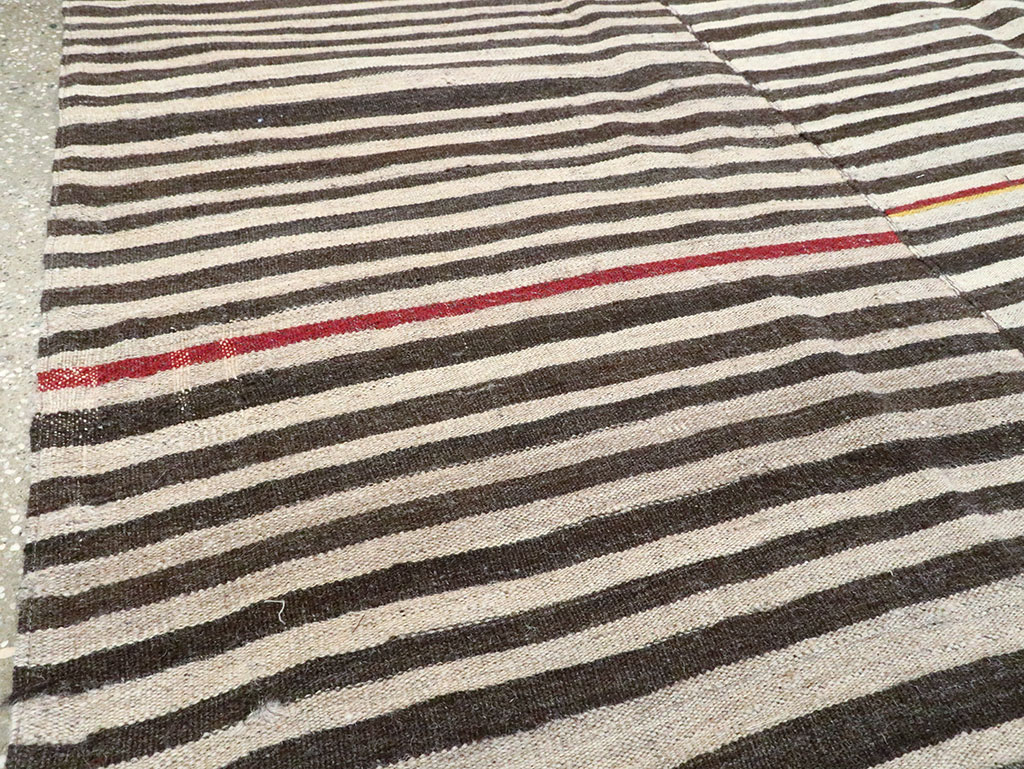 Vintage Persian Flatweave Kilim Accent Rug, No.28543 - Galerie Shabab