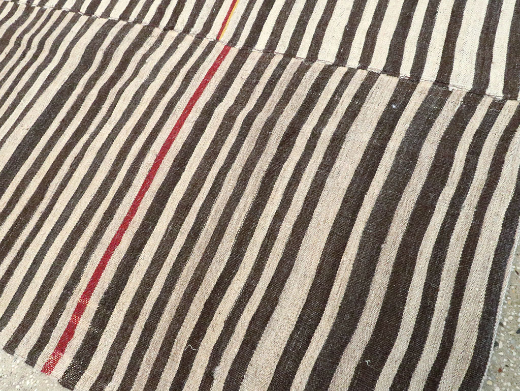 Vintage Persian Flatweave Kilim Accent Rug, No.28543 - Galerie Shabab