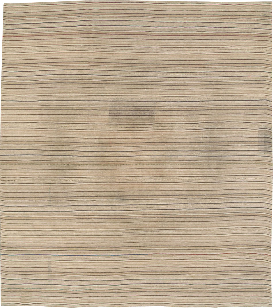 Vintage Persian Flatweave Kilim Room Size Rug, No.28545 - Galerie Shabab