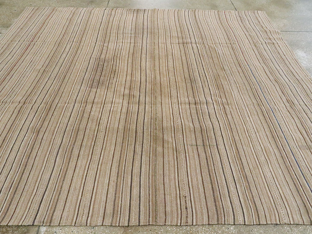 Vintage Persian Flatweave Kilim Room Size Rug, No.28545 - Galerie Shabab