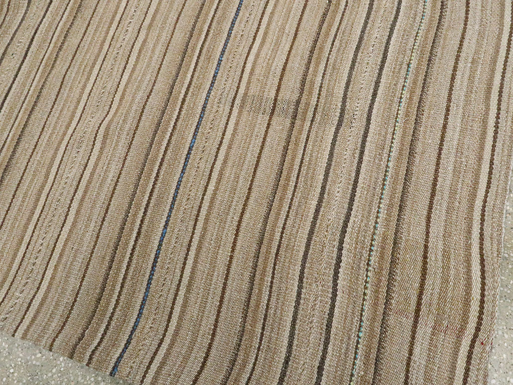 Vintage Persian Flatweave Kilim Room Size Rug, No.28545 - Galerie Shabab