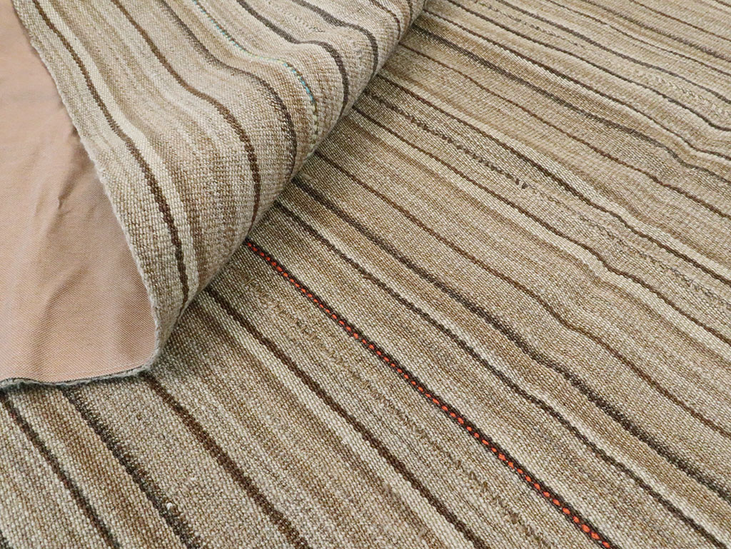 Vintage Persian Flatweave Kilim Room Size Rug, No.28545 - Galerie Shabab