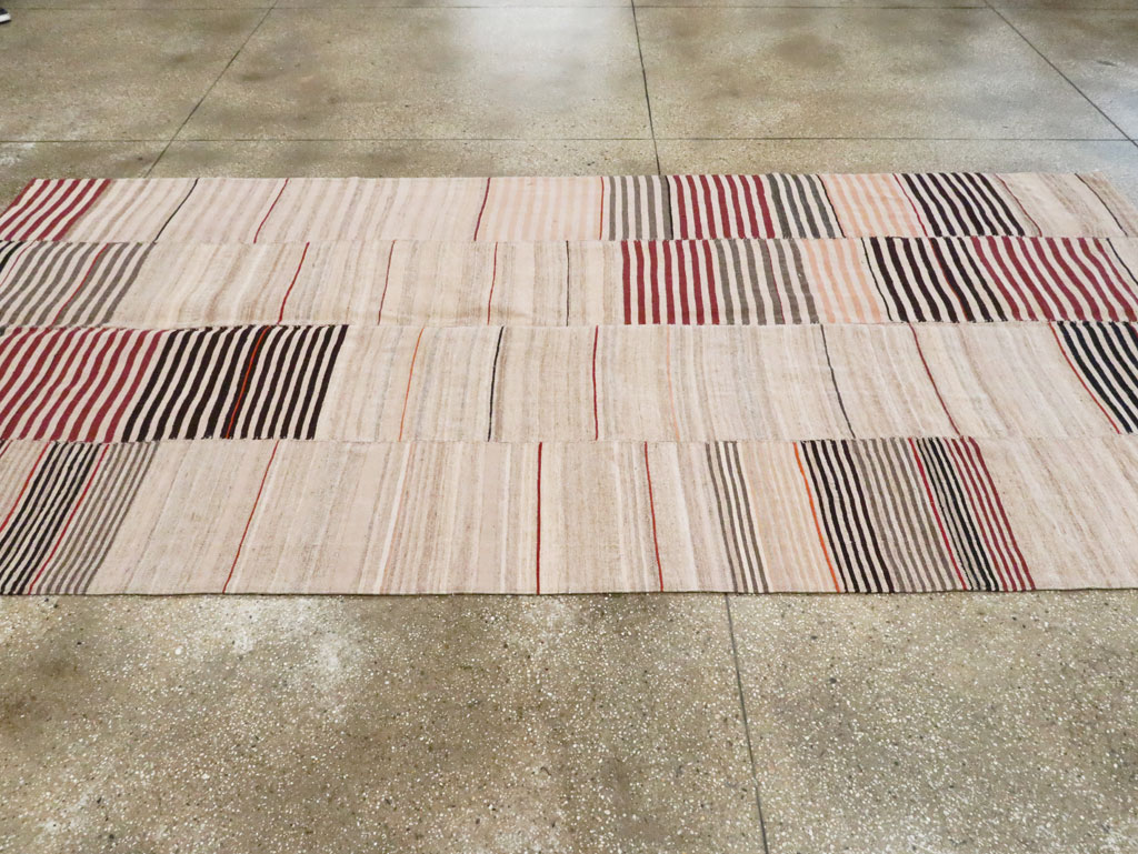 Vintage Persian Flatweave Kilim Gallery Rug, No.28550 - Galerie Shabab