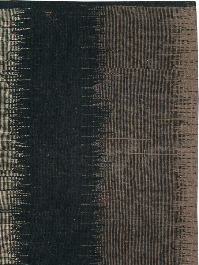 Modern Persian Kilim Flatweave Accent Rug, No.28551 - Galerie Shabab
